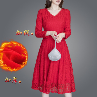 2024冬季新款加绒加厚蕾丝连衣裙胖MM中长款修身显瘦红色打底冬裙