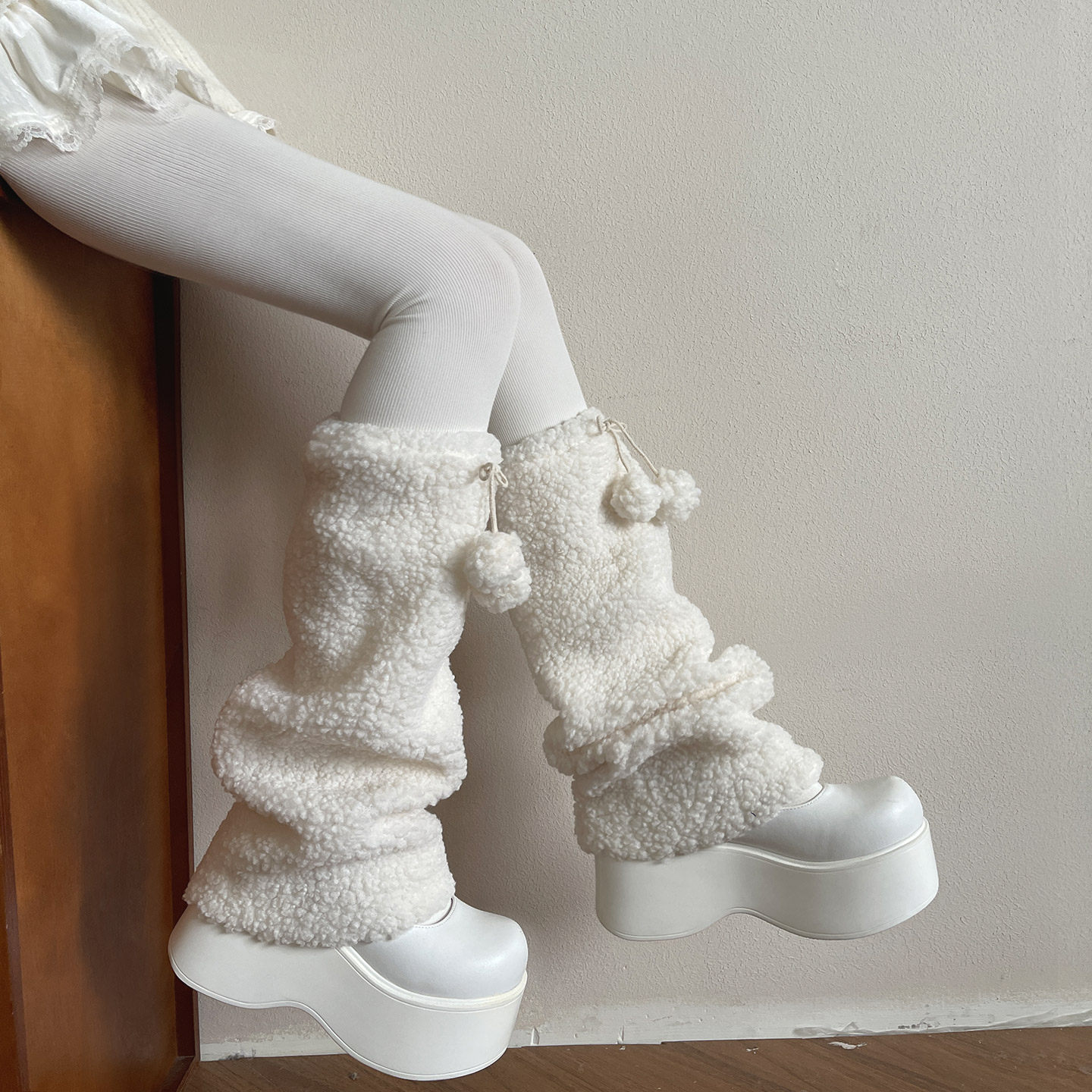 袜贵人日系冬季新品羊羔毛袜套毛球可爱少女洛丽塔软妹学生袜套女