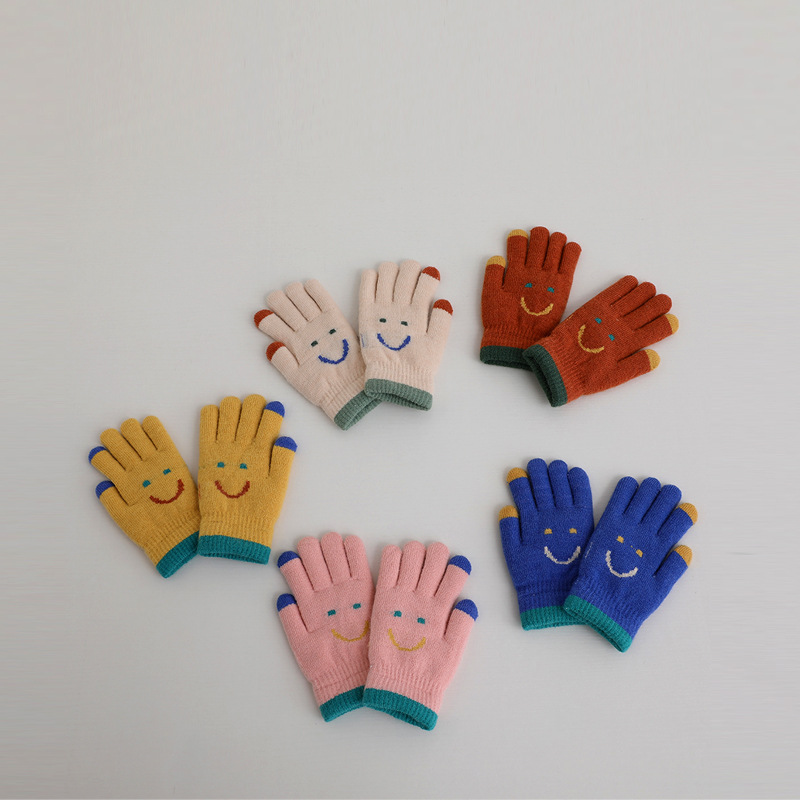 儿童手套冬季洋气保暖男女童可爱笑脸羊毛手套宝宝毛线五指手套潮