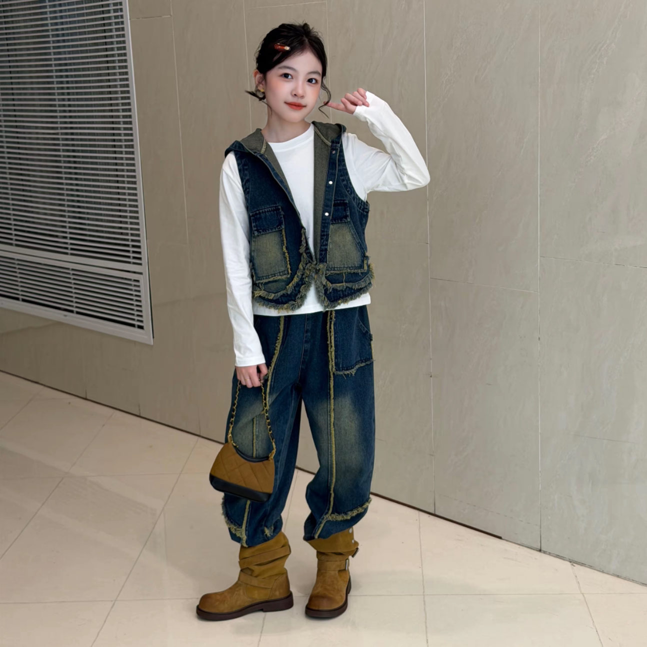 女童连帽毛边马甲牛仔裤三件套