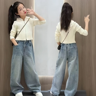 女童短款连帽麻花针织毛衣开衫个性时尚超好看烫钻牛仔裤春秋套装