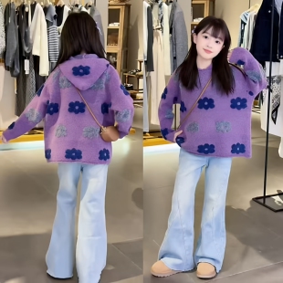 女童韩系超好看设计感加厚花朵刺绣连帽毛衣一体绒牛仔喇叭裤套装