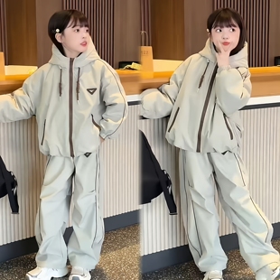 女童加厚连帽冲锋衣外套运动休闲裤冬季新款工装风时尚保暖套装韩
