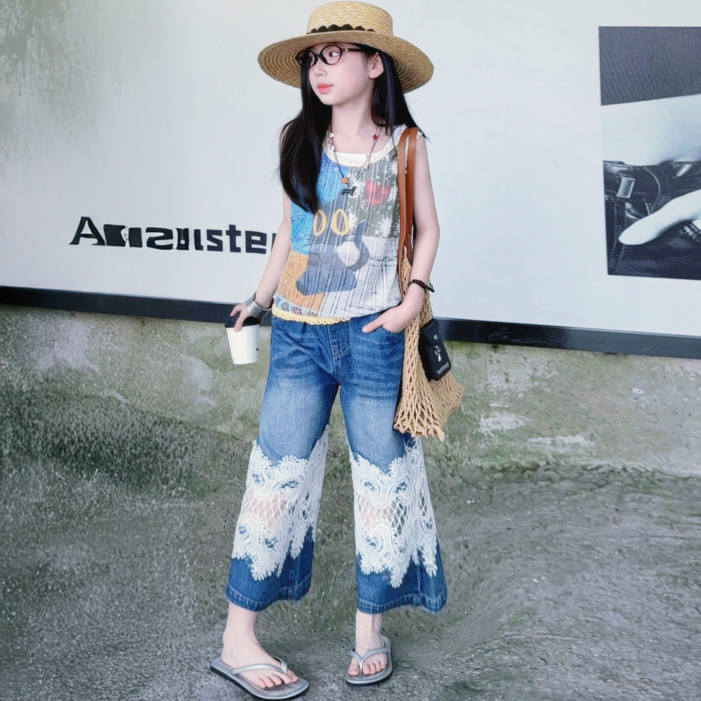 女童蕾丝拼接牛仔直筒裤背心套装