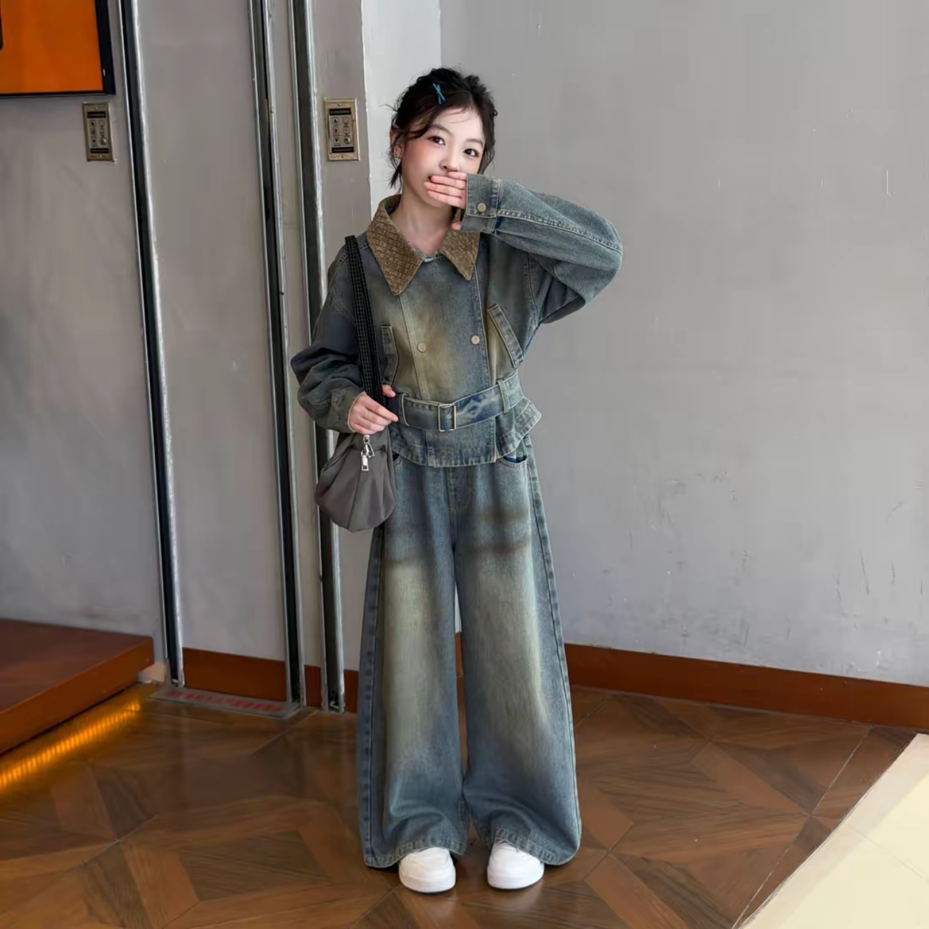 女童复古编织翻领牛仔喷绘套装