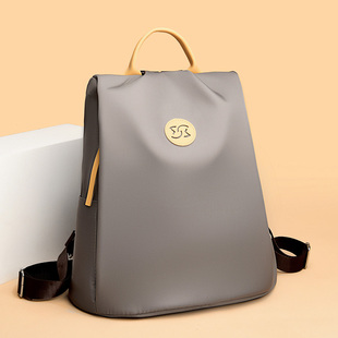 轻便防盗双肩包女2024新款时尚通勤女士背包旅行牛津布防水电脑包