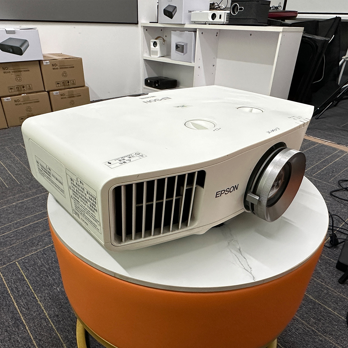 爱普生高清4500流明投影仪