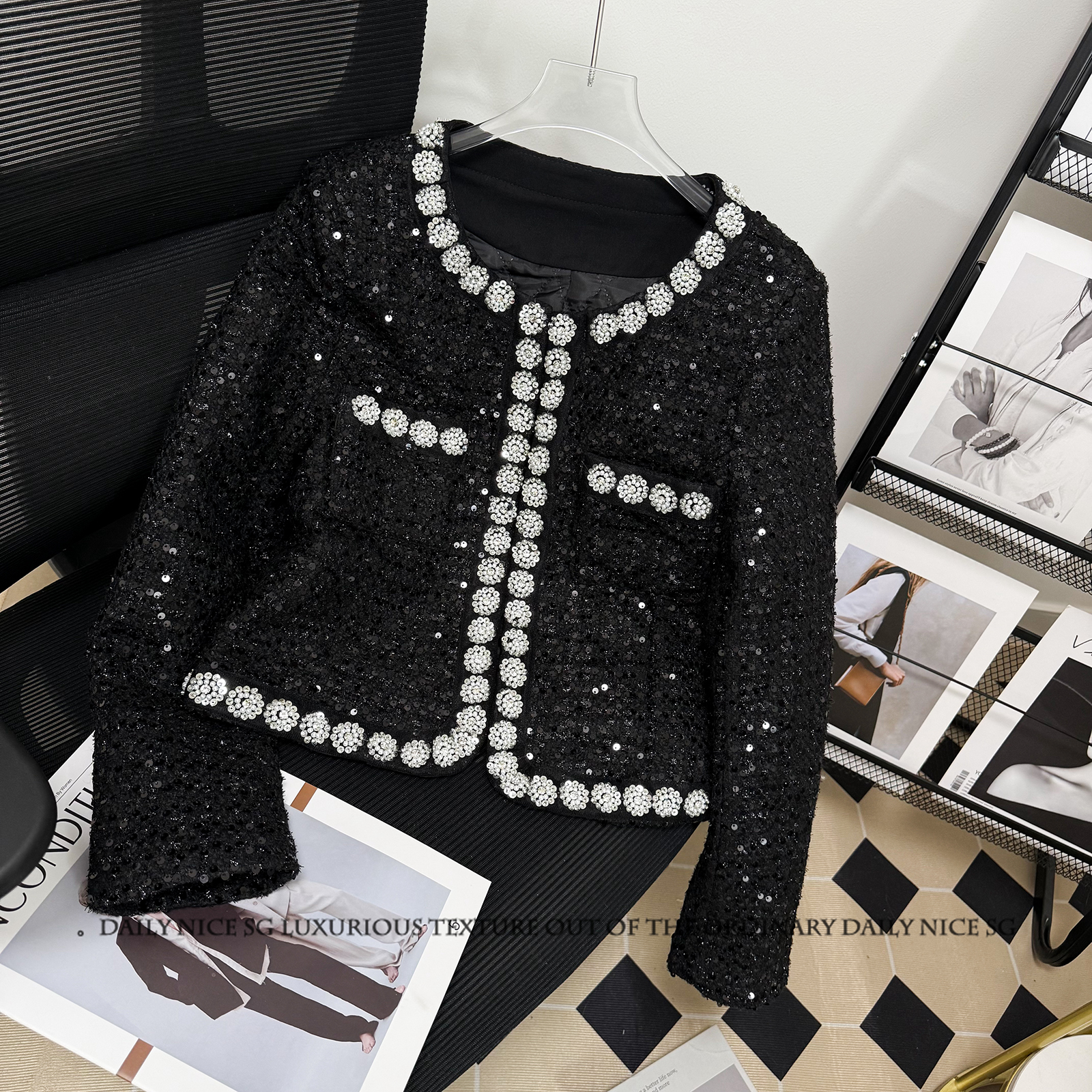 气质水钻暗扣短款夹棉小香风外套