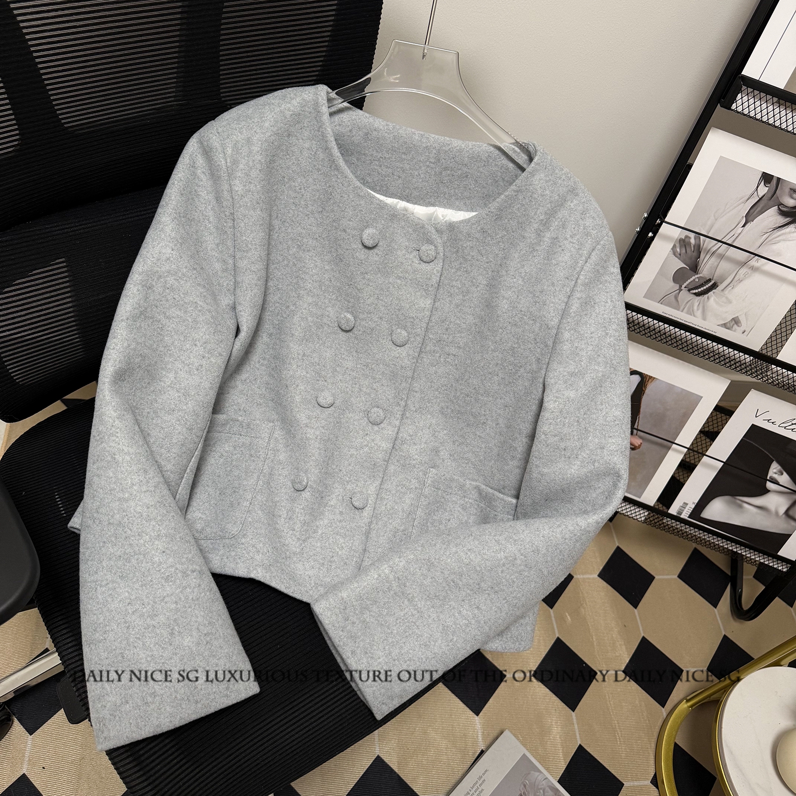 休闲百搭双排扣短款毛呢小外套女