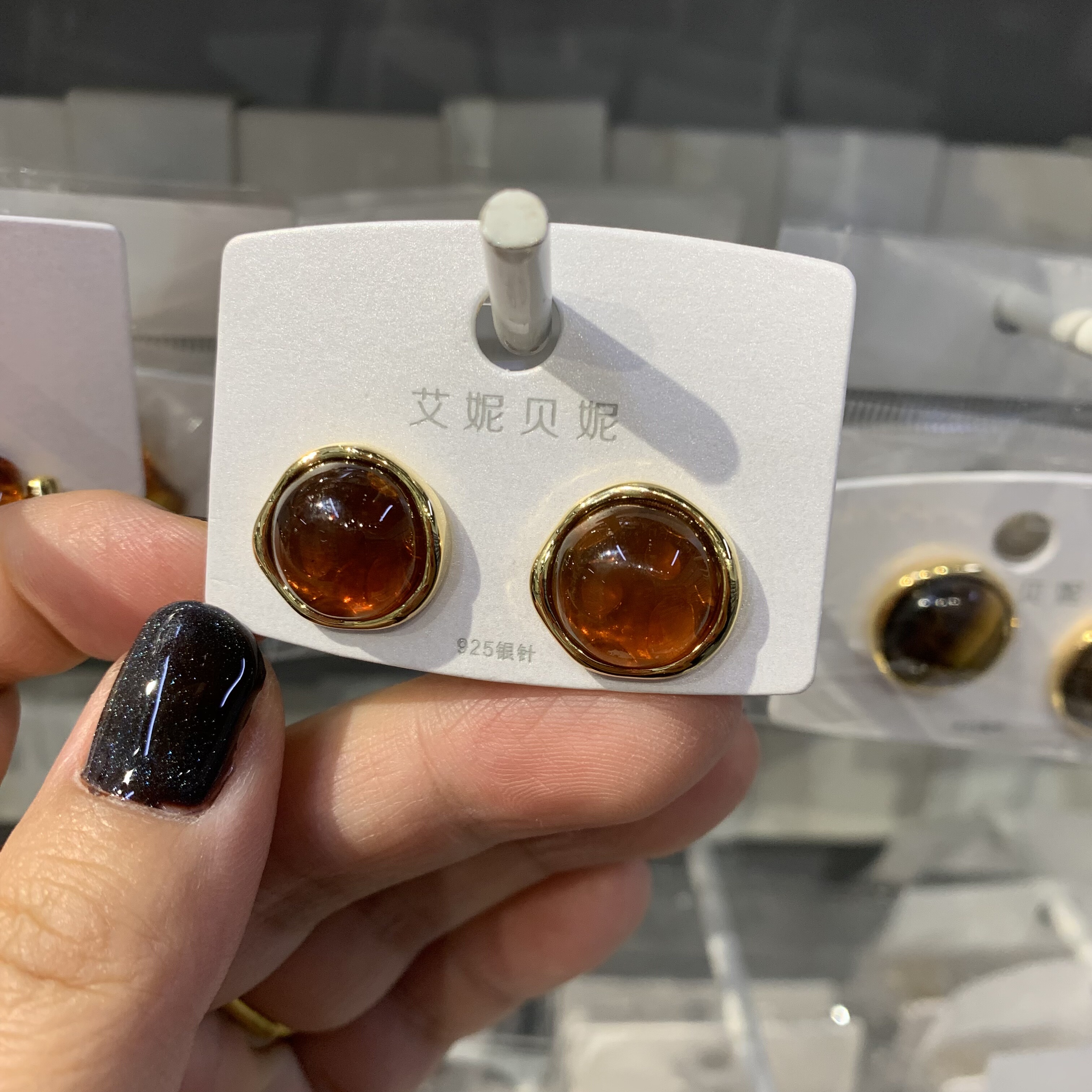 时尚简约秋冬琥珀色几何圆耳环女2025新款爆款高级感小众耳钉耳饰