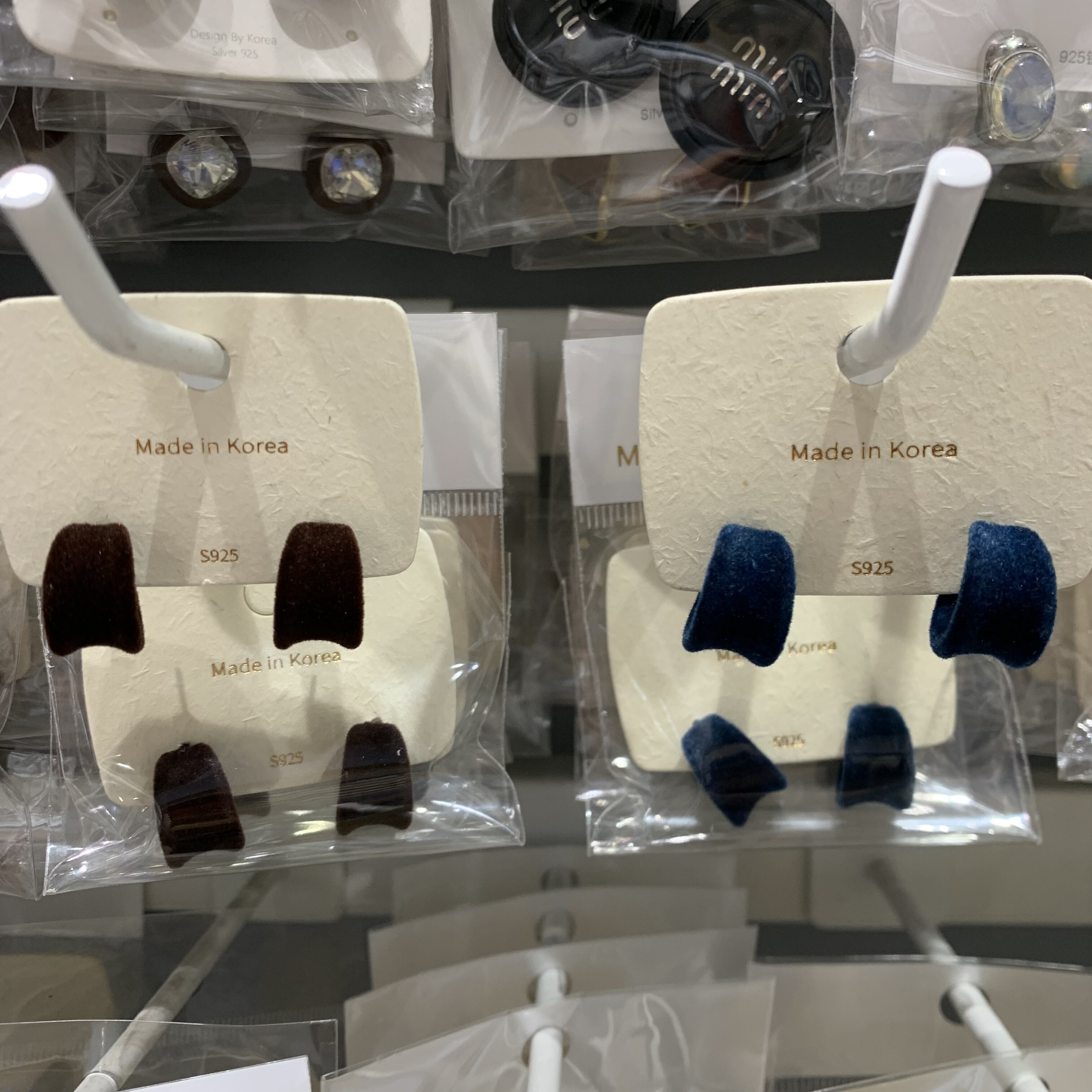 2025新款爆款小众设计感植绒耳钉氛围感弧形耳圈耳环时髦气质百搭