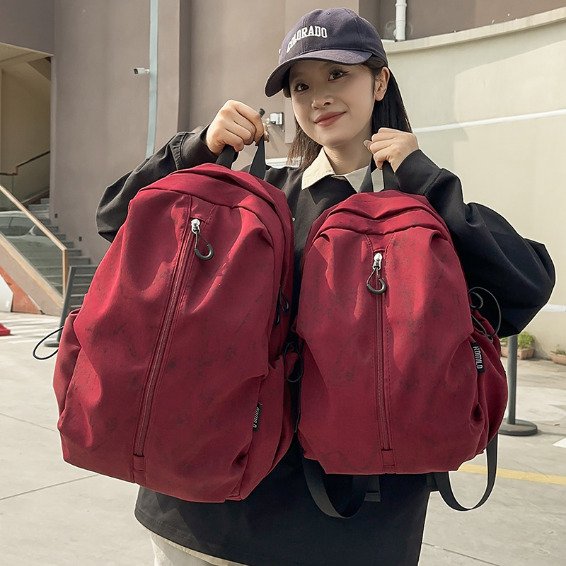 减负护脊，炒鸡百搭的通勤双肩包