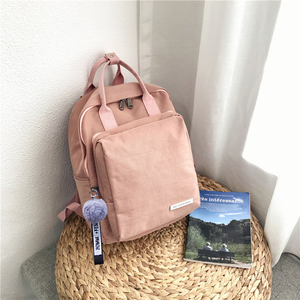 简约百搭双肩包