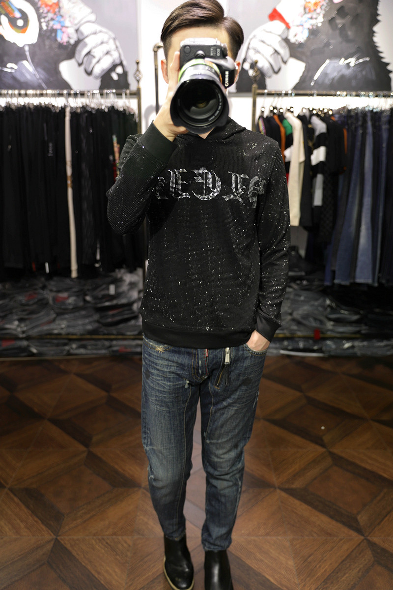 米兰站店主推荐个性满钻暗黑街头风连帽修身时尚修身轻奢男士卫衣