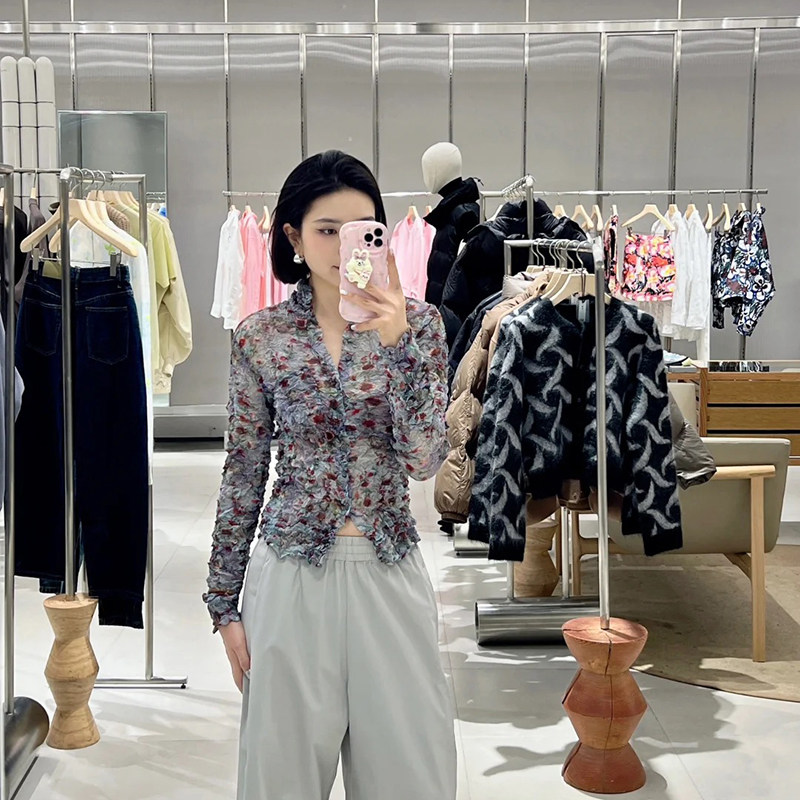 现货自制款2024春季新品时髦复古碎花压褶褶皱衬衫修身肌理感上衣
