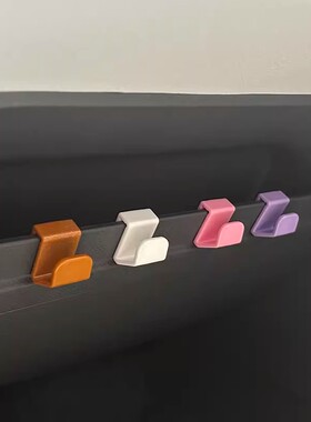 适用吉利熊猫mini车载扶手箱脱落副驾驶挂钩创意挂钩卡通专用车