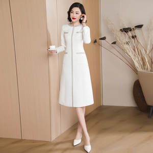 米白色小香风连衣裙中长款女2026春秋款气质长袖高端显瘦长裙1647