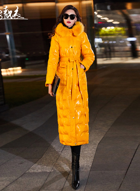 黄色亮面零压羽绒服女高级感气质连帽修身毛领白鸭绒长款过膝6155