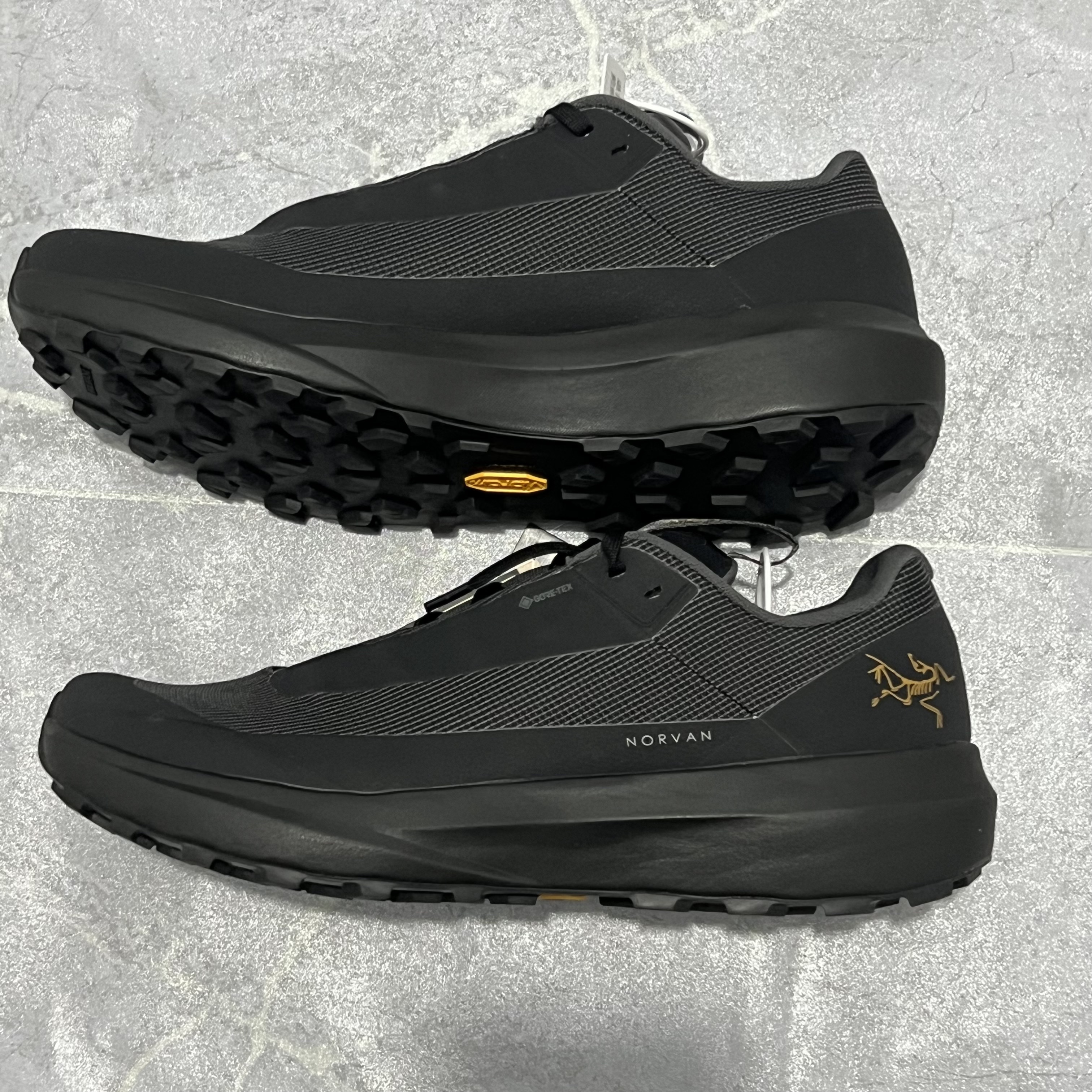 始祖鸟Aerios/Konseal户外鞋