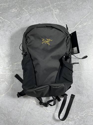 始祖鸟双肩包背包书包16升20升