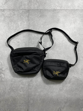 正品始祖鸟ARC'TERYX MANTIS 1L 2L刺绣标彩色单肩斜挎包腰包黑金