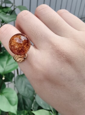 天然琥珀蜜蜡花珀虫珀戒指，戒指可调节，不支持退换