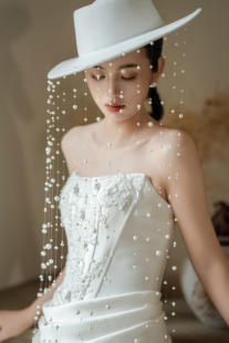 新款 舞台走秀帽饰影楼新娘拍照毛毡帽 秋冬白色长流苏珍珠帽子时尚