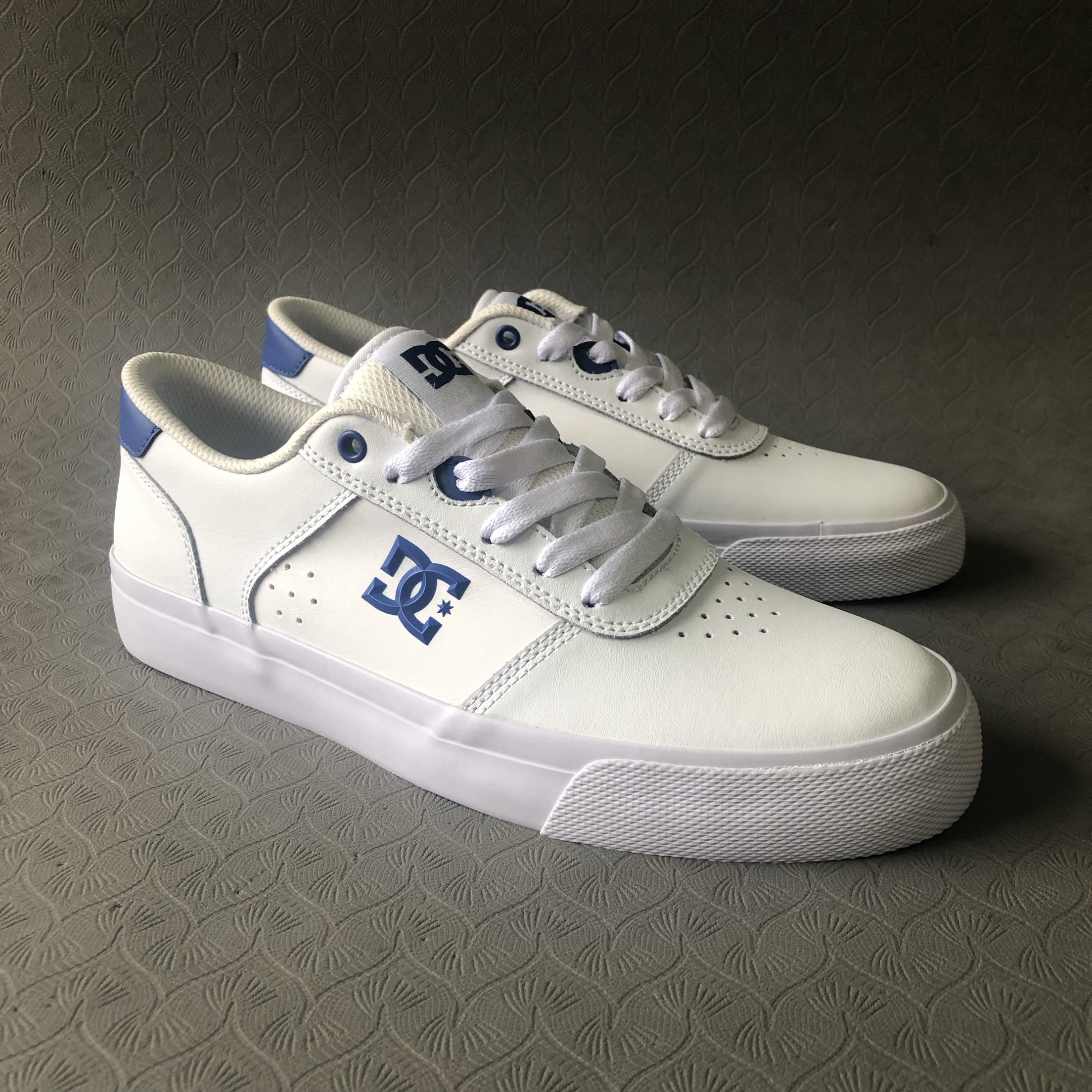 外贸尾货大码鞋小白鞋男女低帮板鞋休闲鞋lakai防滑耐磨3E