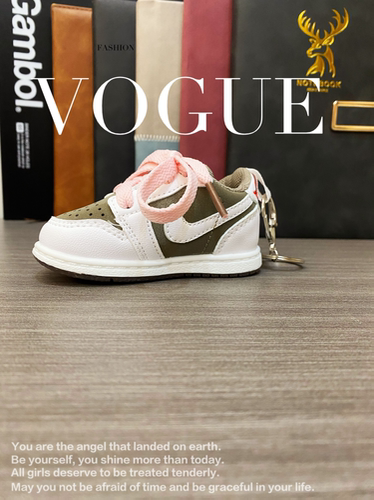 球鞋钥匙扣挂件小鞋挂饰汽车摆件