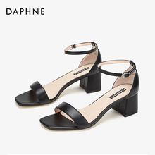 一字带方头中高跟粗跟包跟露趾极简凉鞋 女鞋 达芙妮夏新款 Daphne