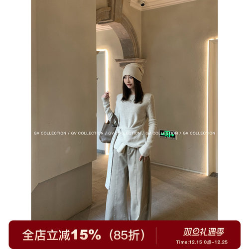 侧结收腰圆领绒绒针织上衣