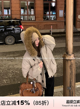 GV大白哥 暖炉冬日 设计感环保貉子毛领牛角扣棉服连帽保暖外套女