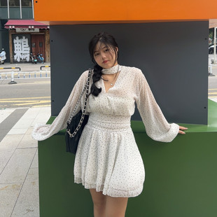 大码女装2025秋季新款胖mm显瘦遮肚长袖连衣裙女白色波点收腰裙子