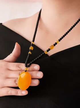 纯天然缠丝玛瑙色吊坠鸡油黄玛瑙玉石小石头男女项链毛衣链挂件