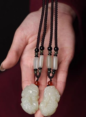 和田色貔貅吊坠毛衣链玉石吊坠皮丘玉石吊坠玉佩男女款项链情侣款