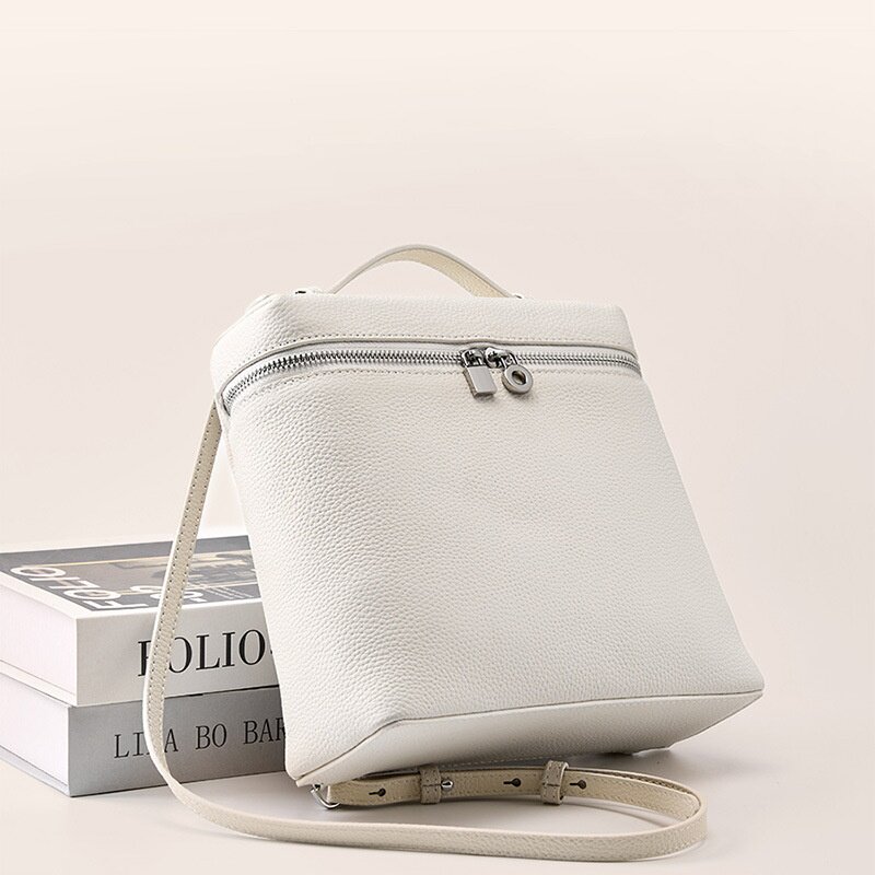 秋冬2025夏新款LP真皮背包大容量双肩包头层牛皮女书包旅游包