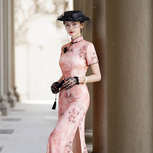 粉色旗袍性感连衣裙新款2026年春款妈妈春显瘦走秀年轻款新中式女