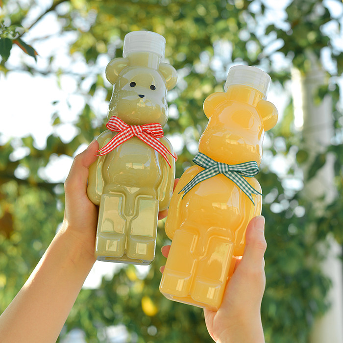 网红暴力熊饮料瓶 杨枝甘露创意卡通奶茶杯 加厚异形手提果汁瓶子