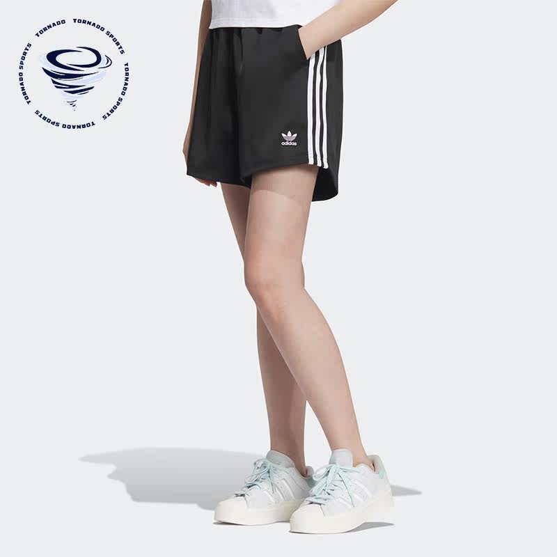 Adidas/阿迪达斯正品三叶草春夏季新款女子运动短裤IK8672 - 实物图