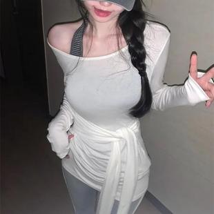 韩东大门女装气质百搭设计感薄款微透露肩收腰绑带显身材长袖T恤