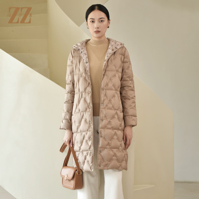 简约气质菱形格连帽羽绒服