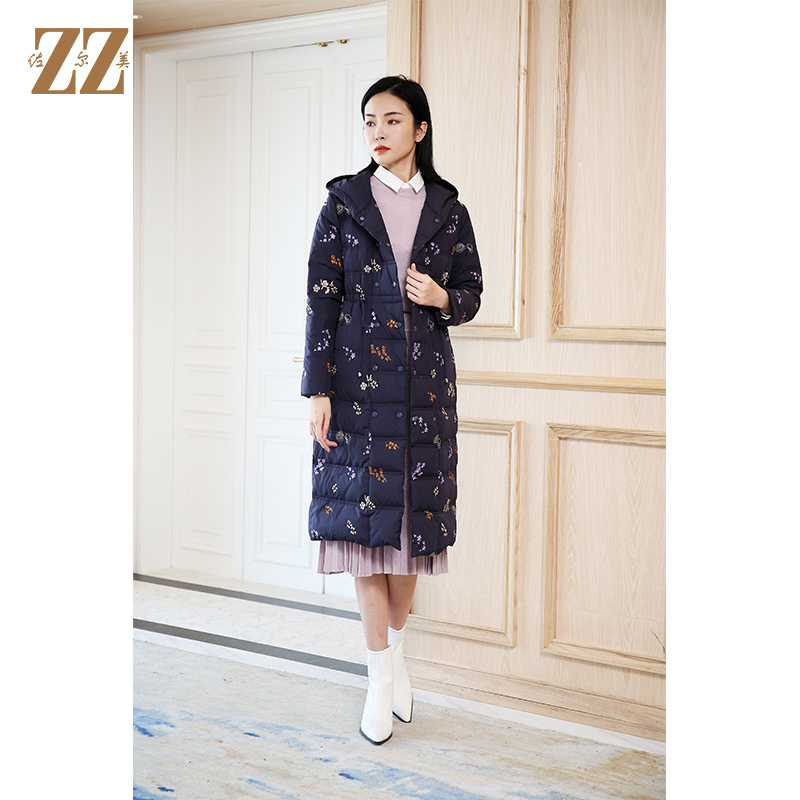 新款绣花双排扣羽绒服佐尔美经典