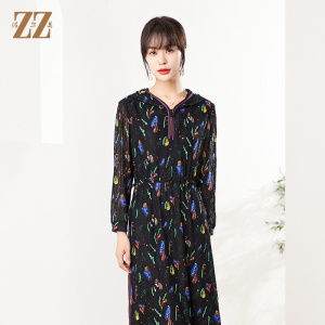 佐尔美秋季新款 时尚蕾丝网纱连帽连衣裙女E21LL02