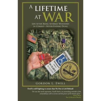 【4周达】A Lifetime At War: Life After Being Severely Wounded In Combat, Never Ending Dung [9781948828093]