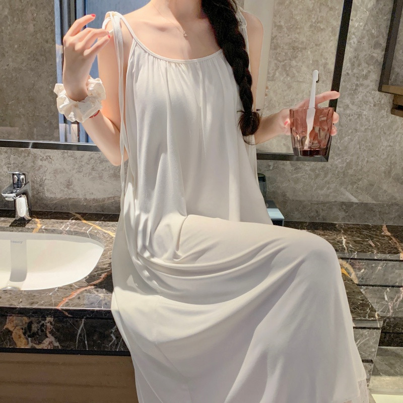 显瘦高级感气质露背吊带连衣裙
