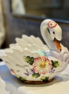 方亚釉下彩姹紫嫣红天鹅陶瓷肥皂盘香皂盘卫浴用品饰品Soap Dish