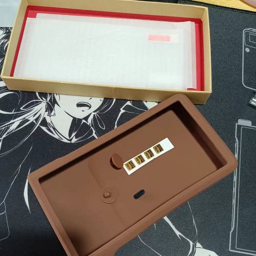 适用索尼黑砖硅胶套钢化贴膜