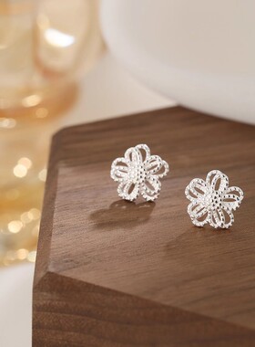 S999银镂空花朵耳钉女2025爆款小清新时尚森系小花耳环养耳洞耳饰