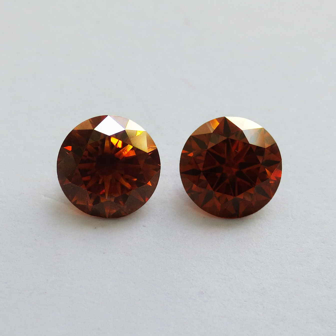 2.04ct fdby vs si圆形钻配对耳钉 GIA证书彩钻