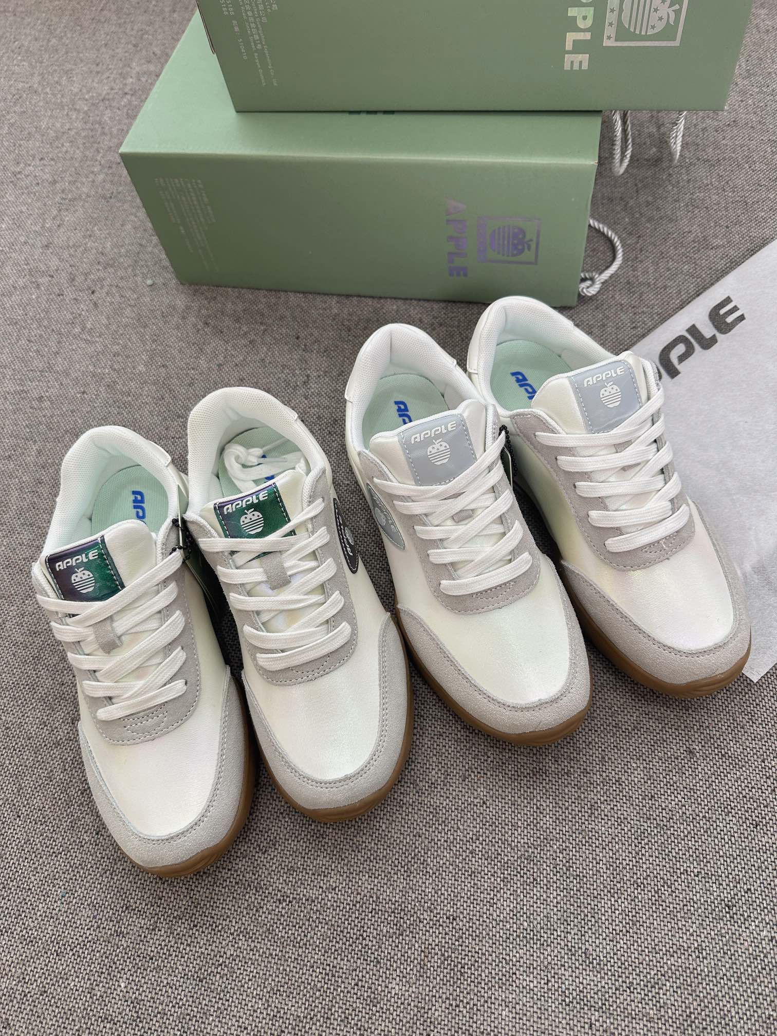 高端线下实体款 新款软底休闲女鞋经典真皮运动鞋百搭休闲德训鞋